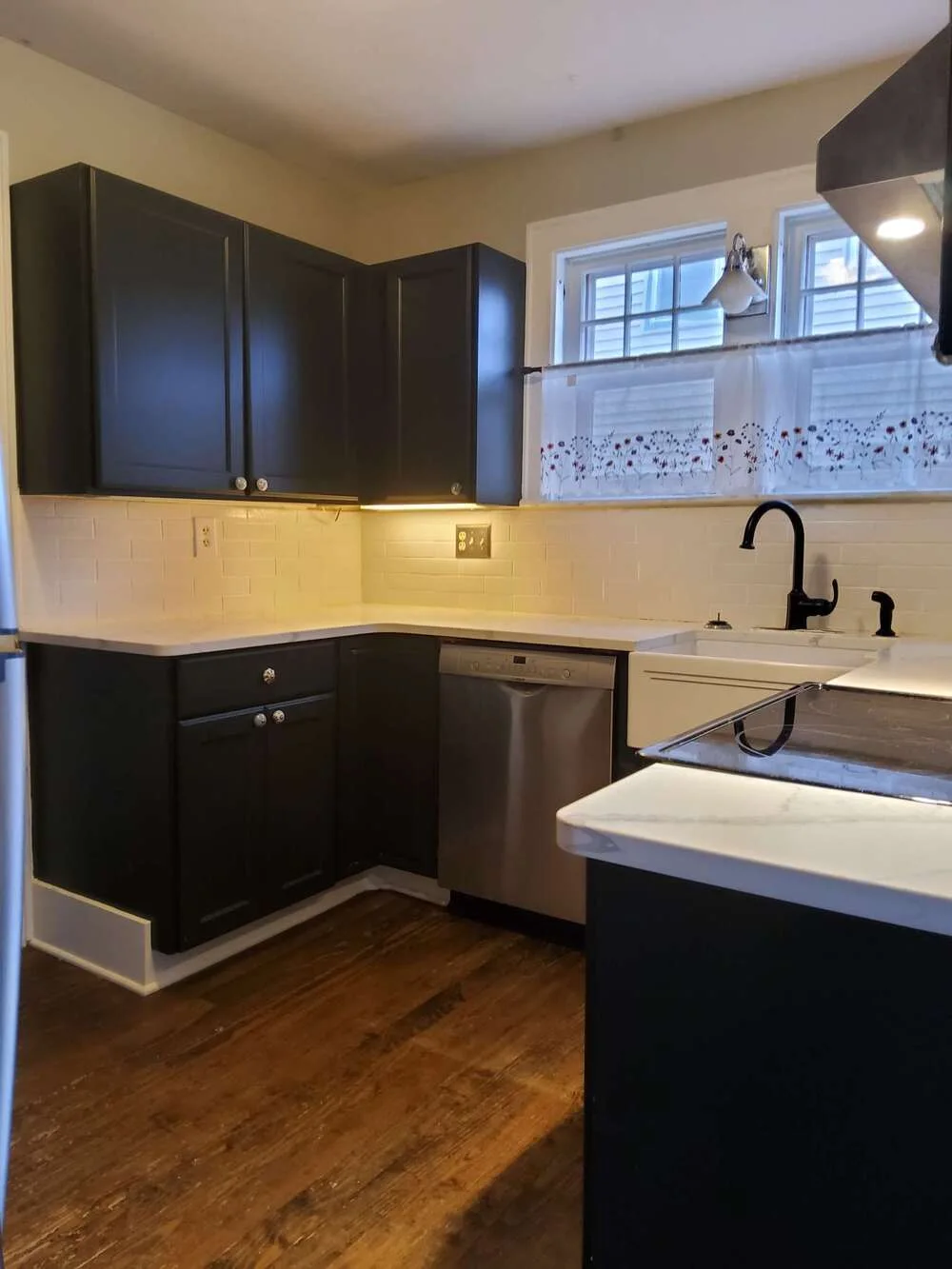 Kitchen after a professional clean by SWAT Team of Ohio